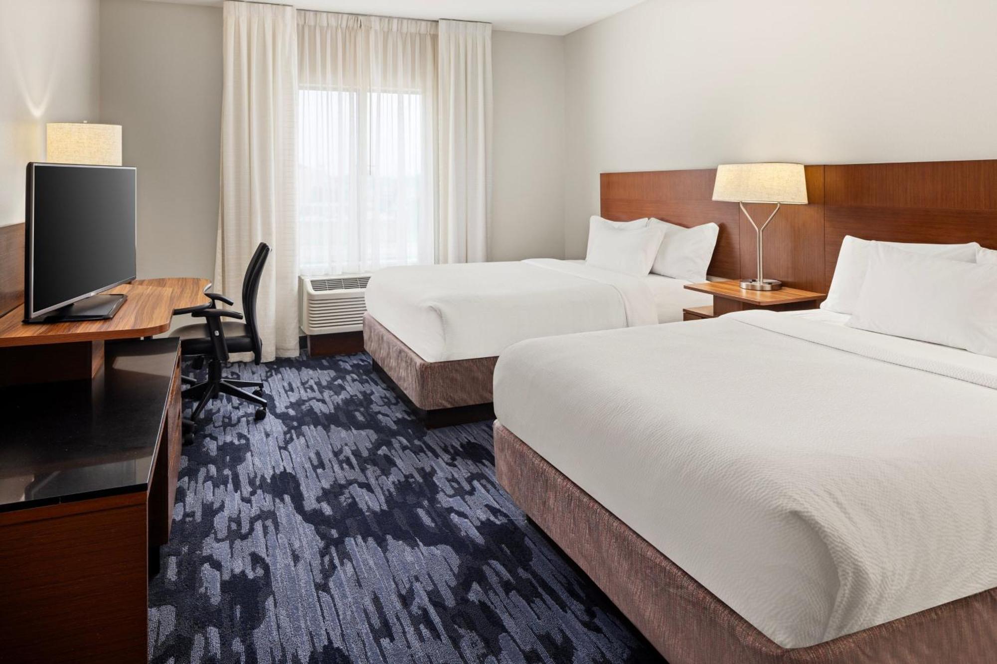 Queen Room with Two Queen Beds and Roll-In Shower - Mobility Access,1608309511:JPEG