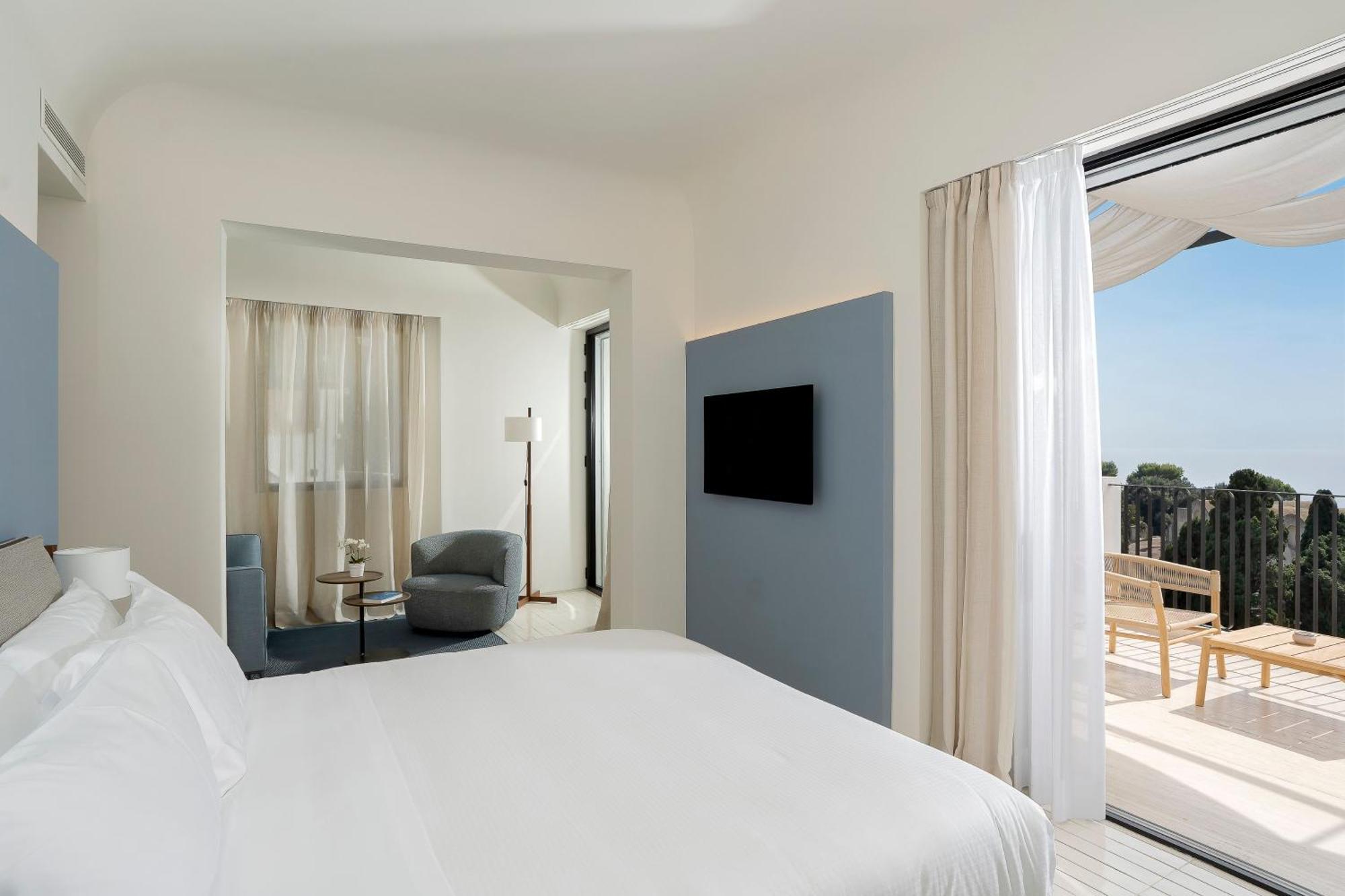 Suite with Sea View,1617045670:JPEG