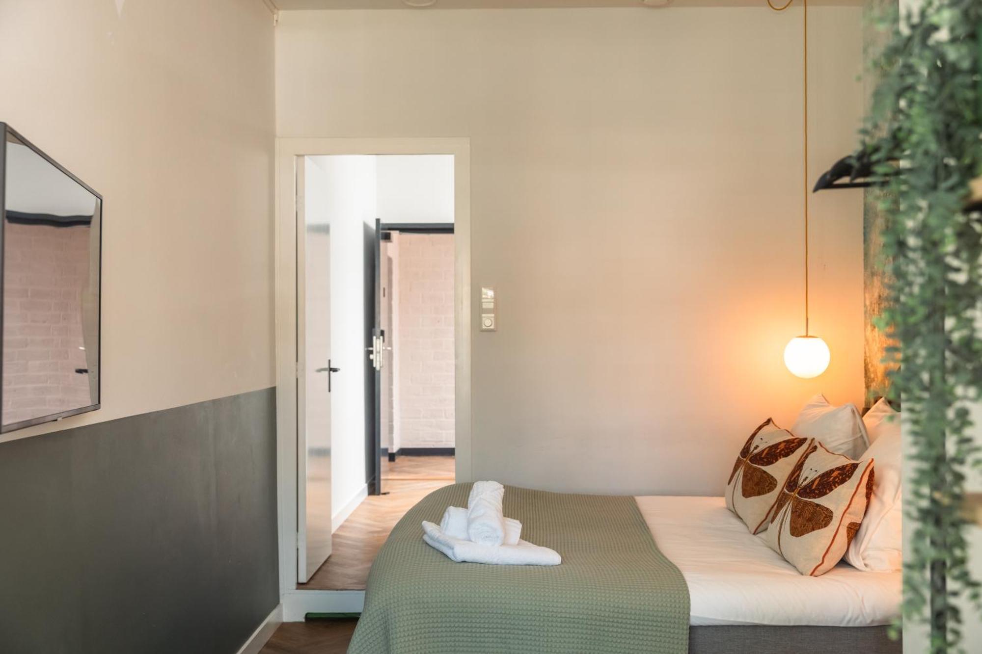 Deluxe Double Room Bath