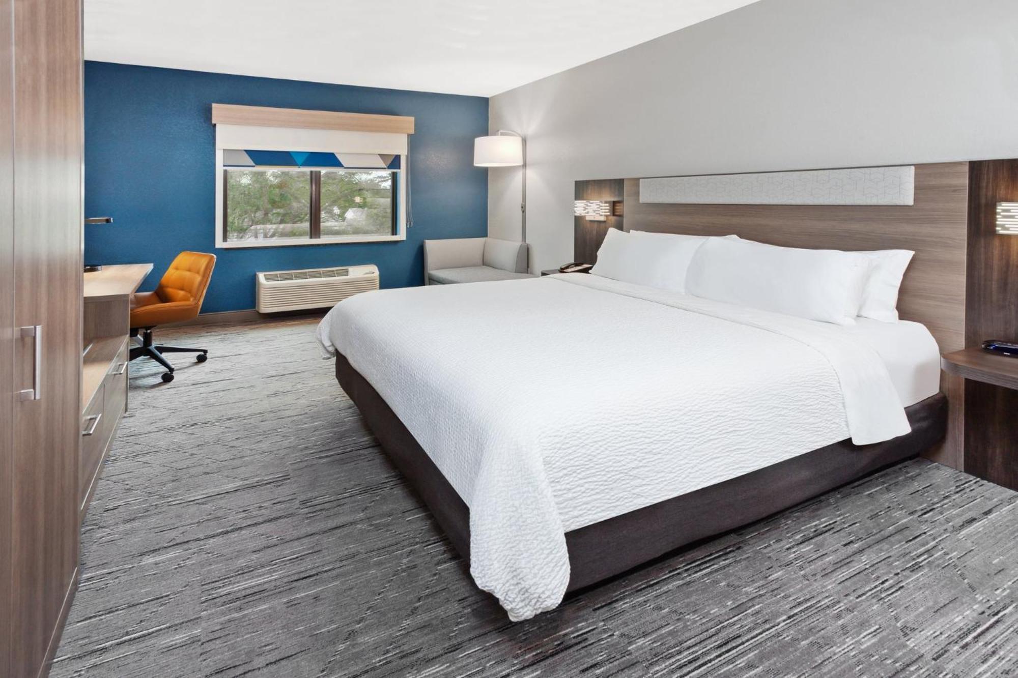 Standard King Room