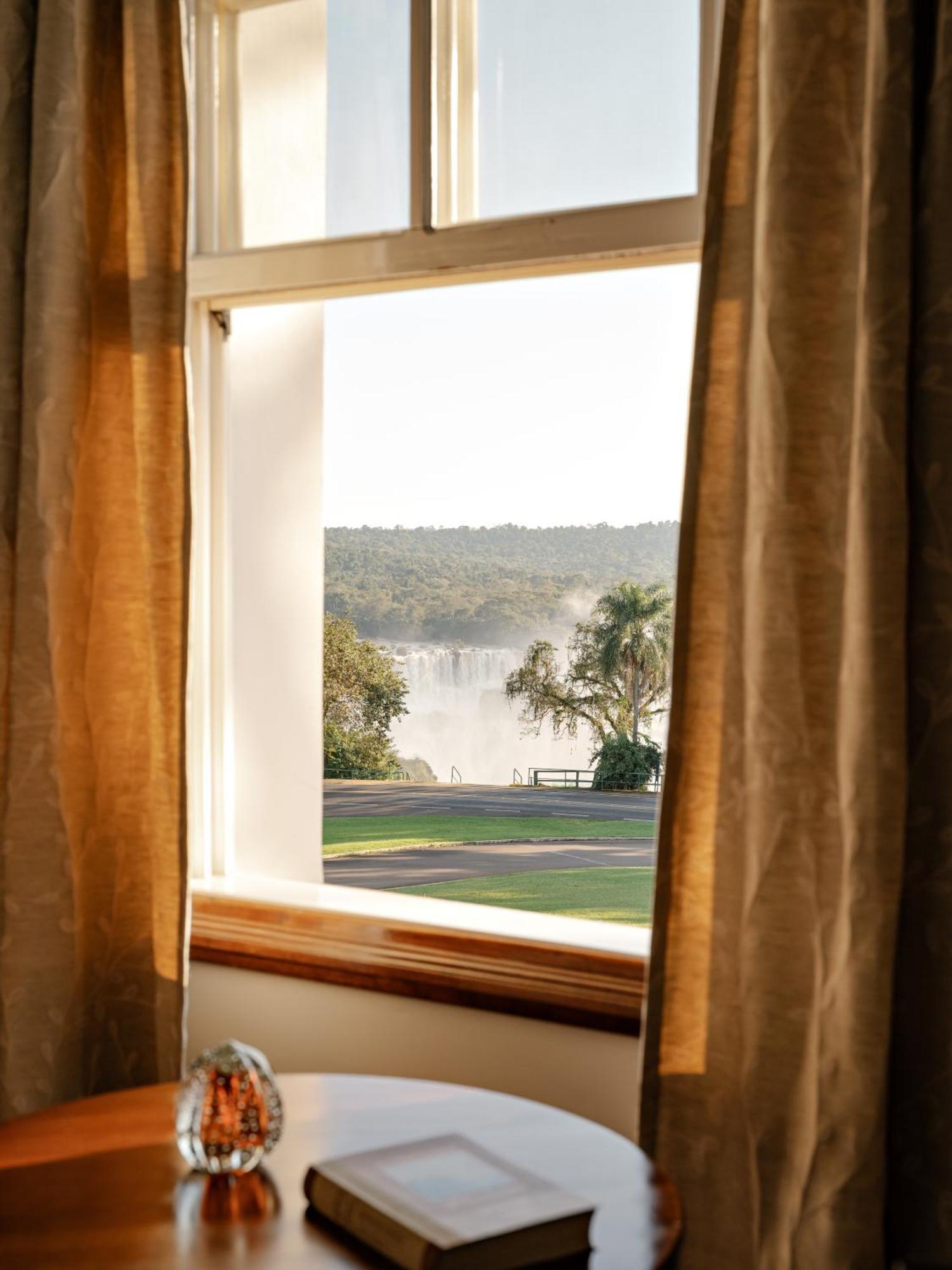 Deluxe Room Falls View