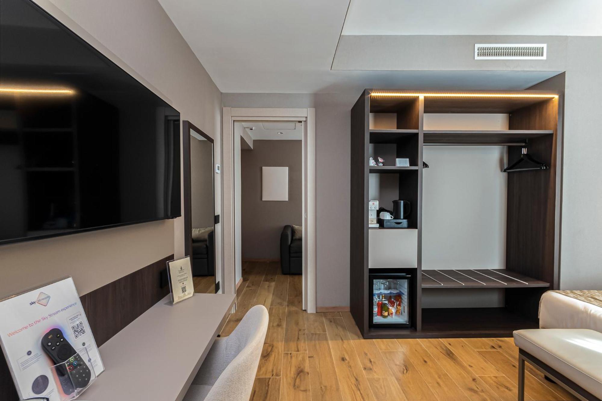 Deluxe Suite