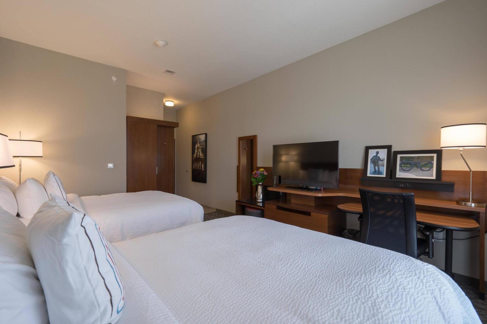 Double Queen Room,1633029873:JPEG