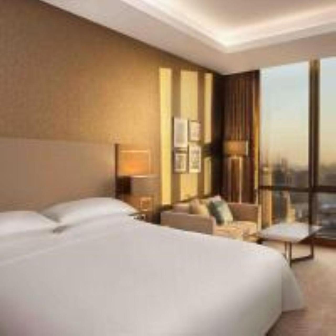 Club King Room Lounge Access – Top Floor