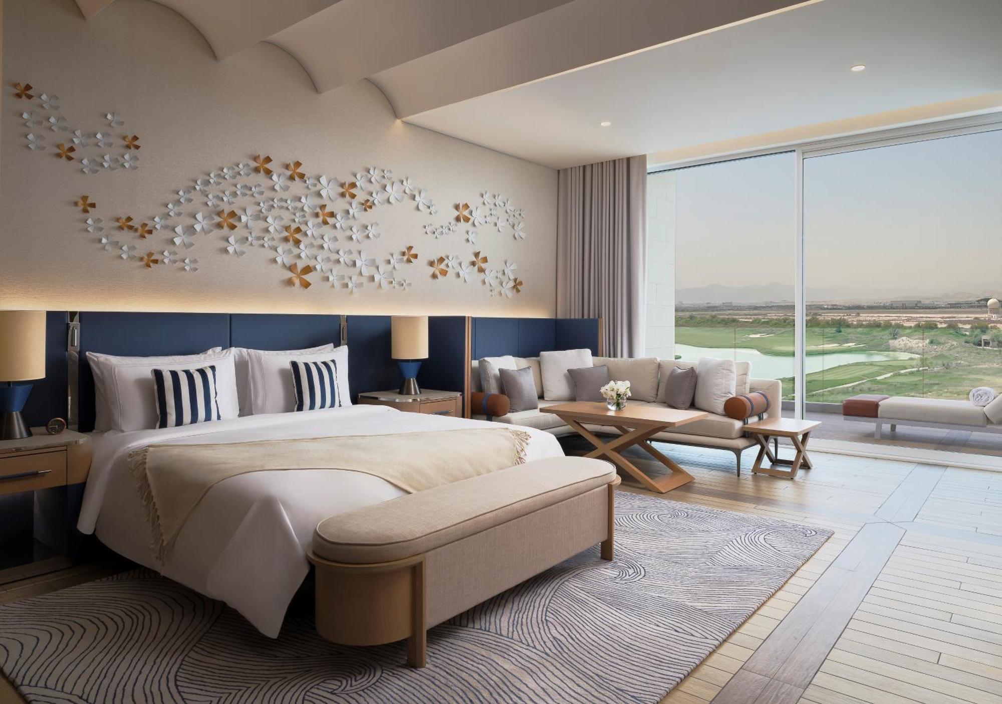 Deluxe Zimmer mit Kingsize-Bett und Balkon