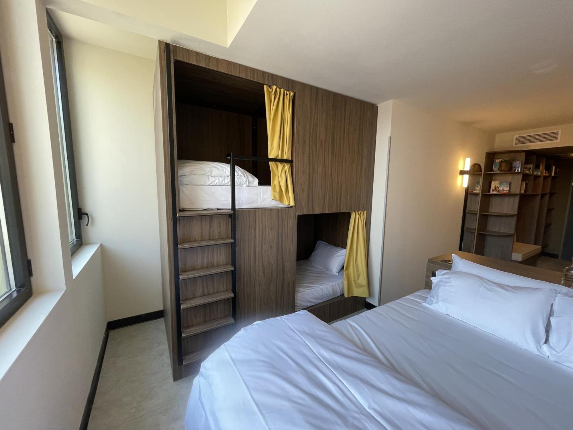 JOST OVERSIZE - Family Room,1636889134:JPEG