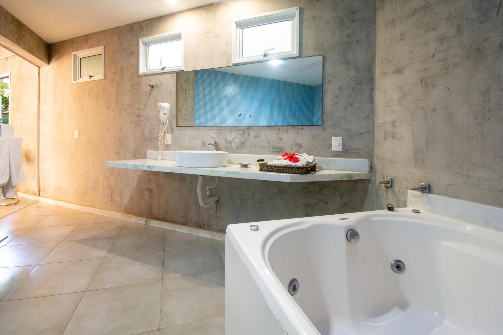 Deluxe Double Room Bath