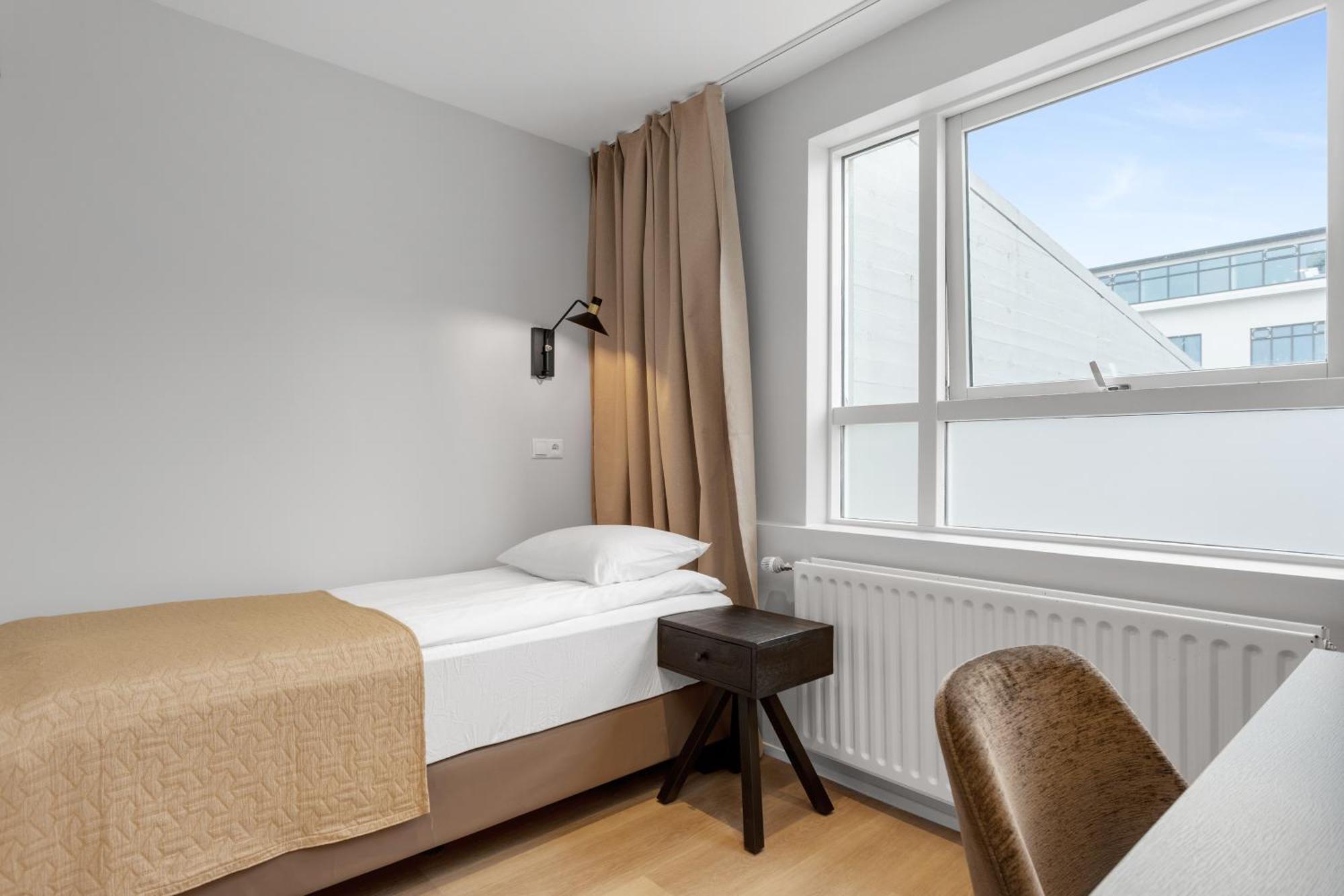 Standard Single Room,1645009969:JPEG