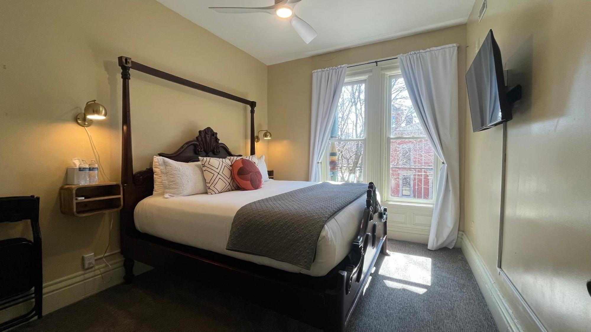 Clary Room