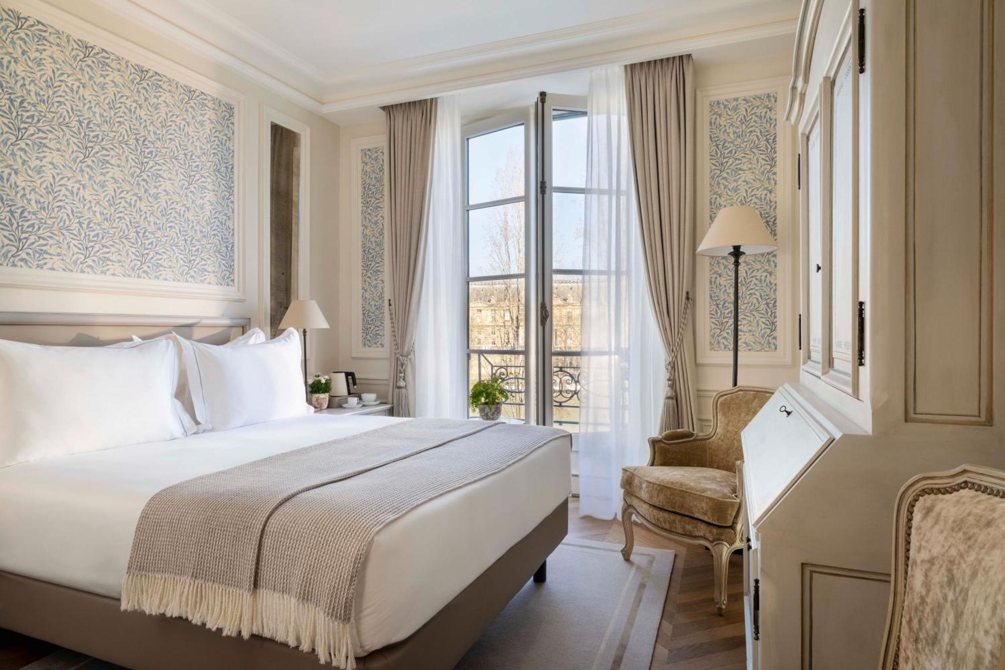 Classic Room With River View,1658076843:JPEG