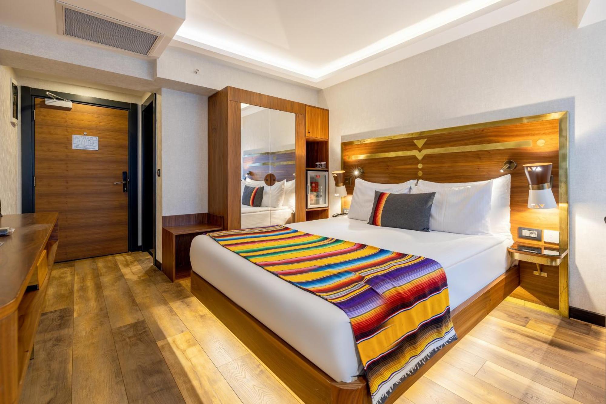 Deluxe King Room