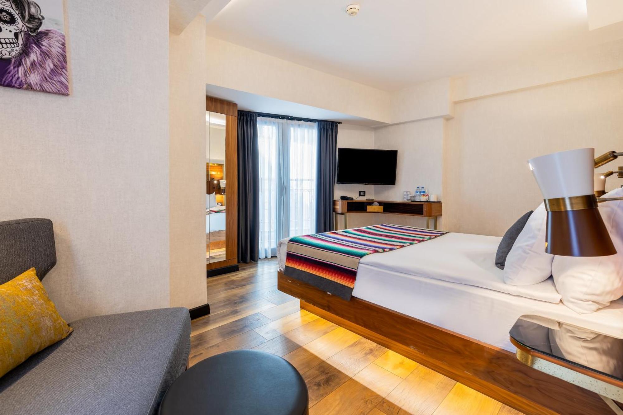 Deluxe King Room