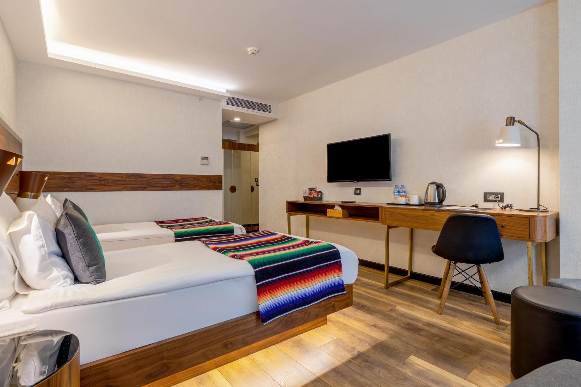 Deluxe Twin Room