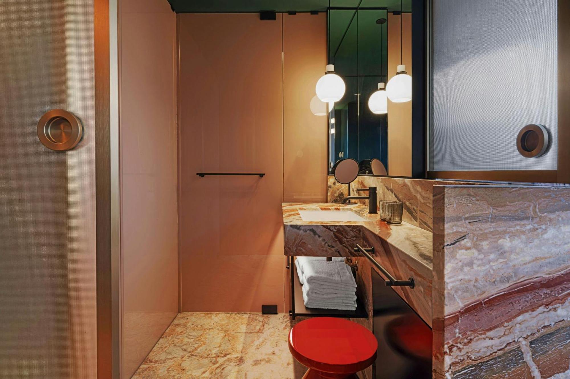 Atelier King Room City View