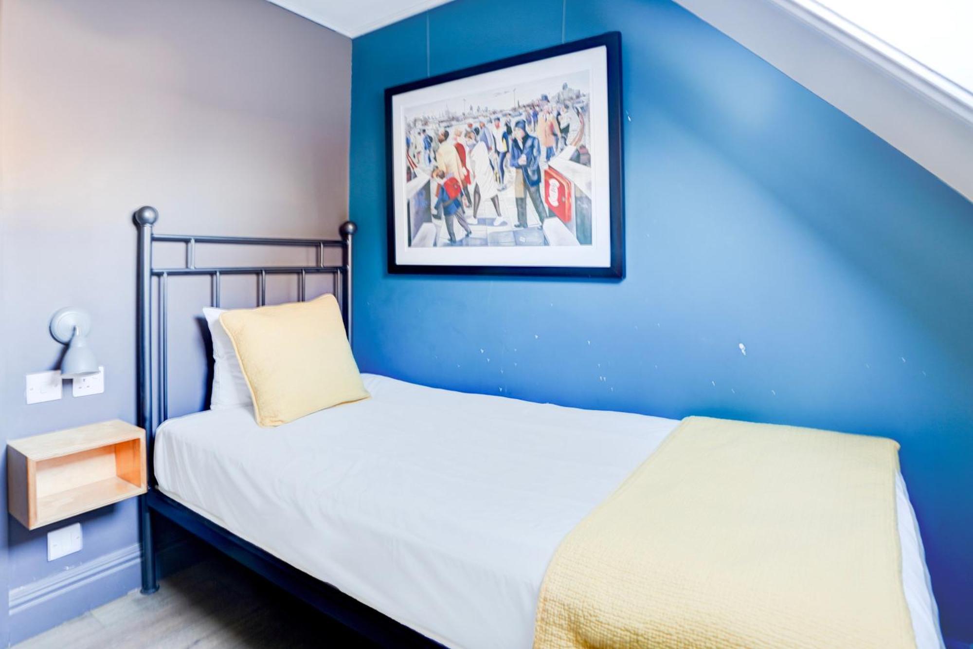 Standard Single Room Shared