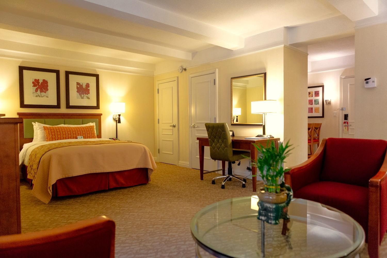 Executive Junior King Suite