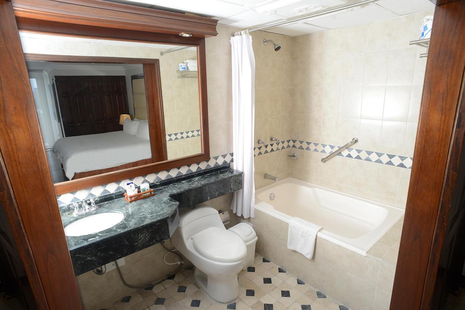 Deluxe Triple Room,1758379871:JPEG