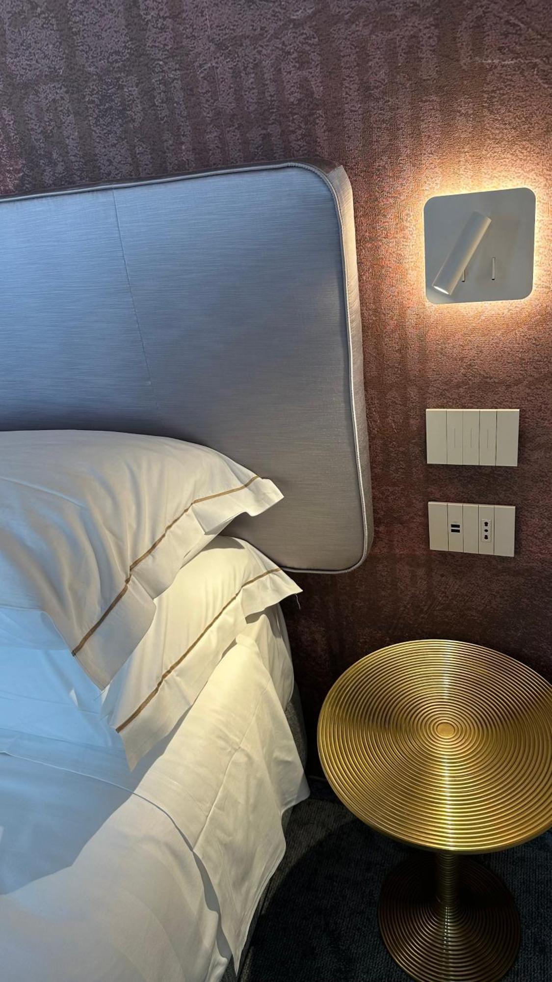 Deluxe Double Room Partial Grand Canal View