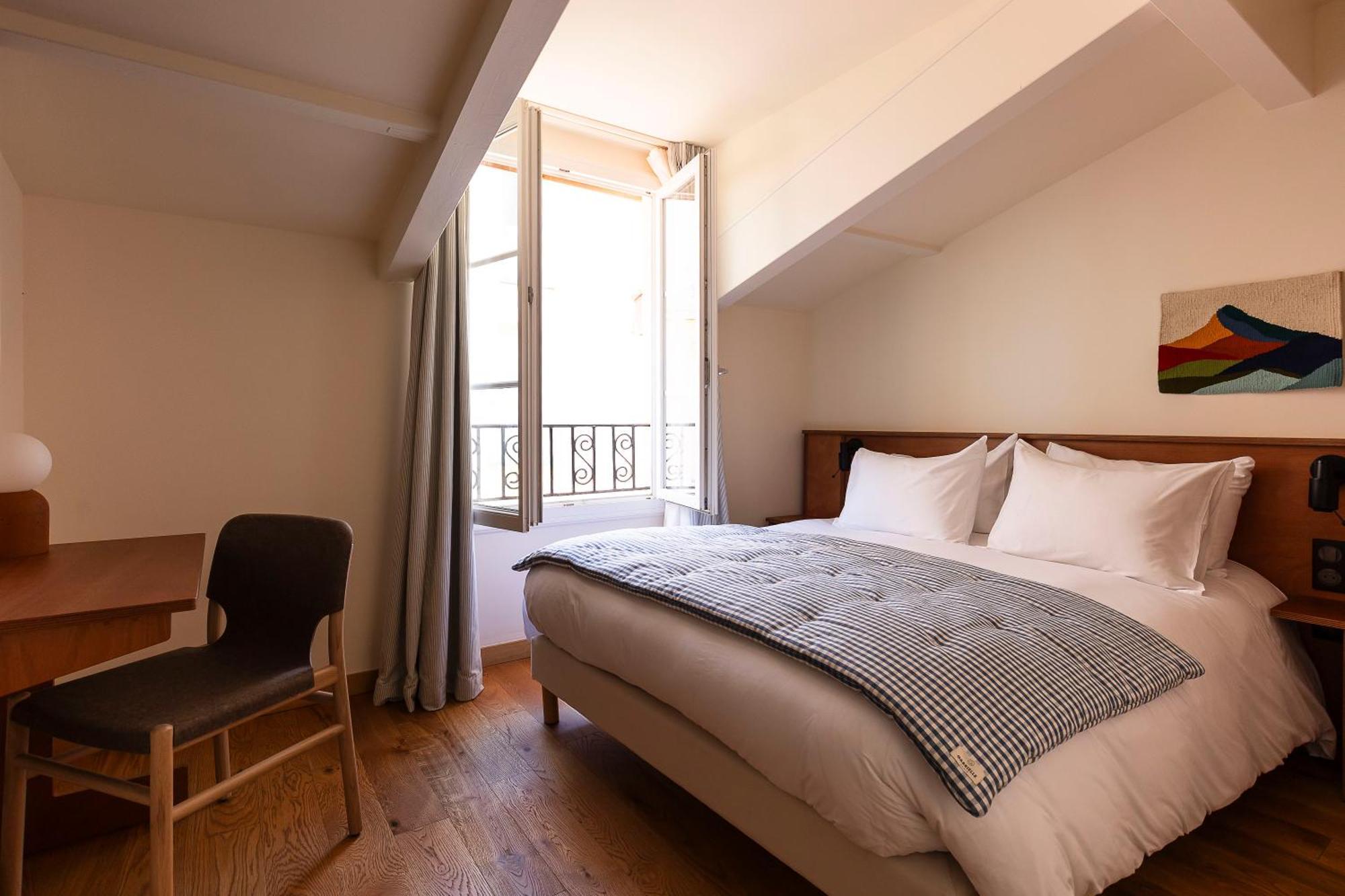 Superior Room,1681719134:JPEG