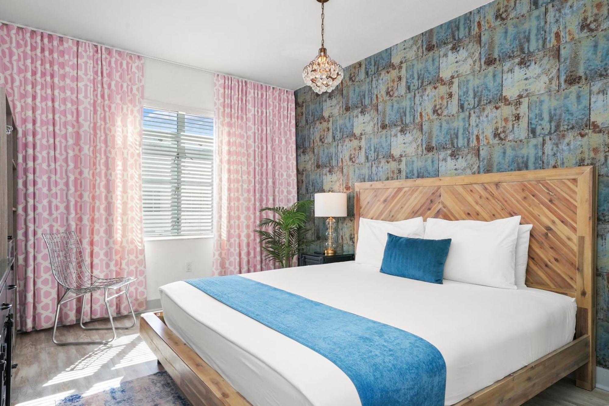 Standard King Room