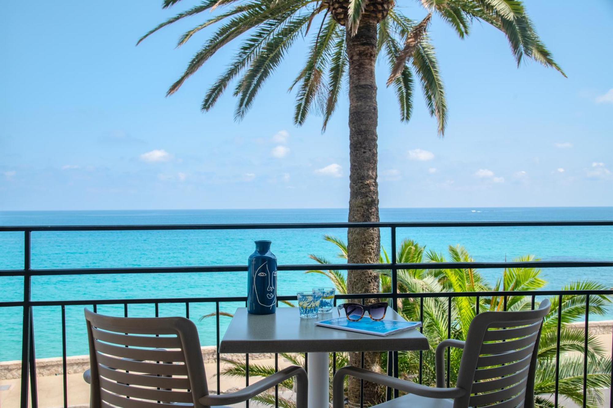Superior Queen Room Balcony Sea View Non-Smoking