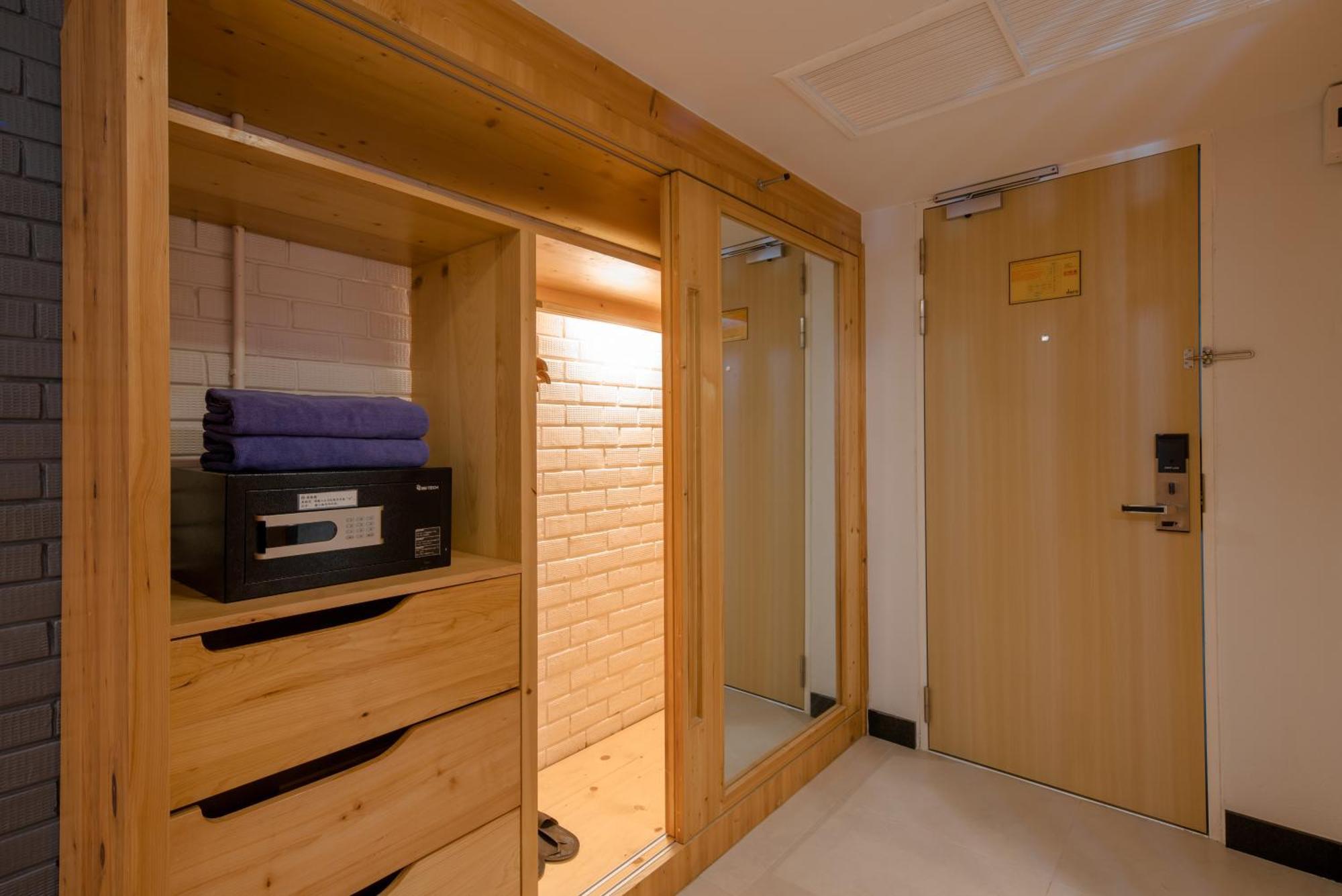 Deluxe Room 2 Queen Beds