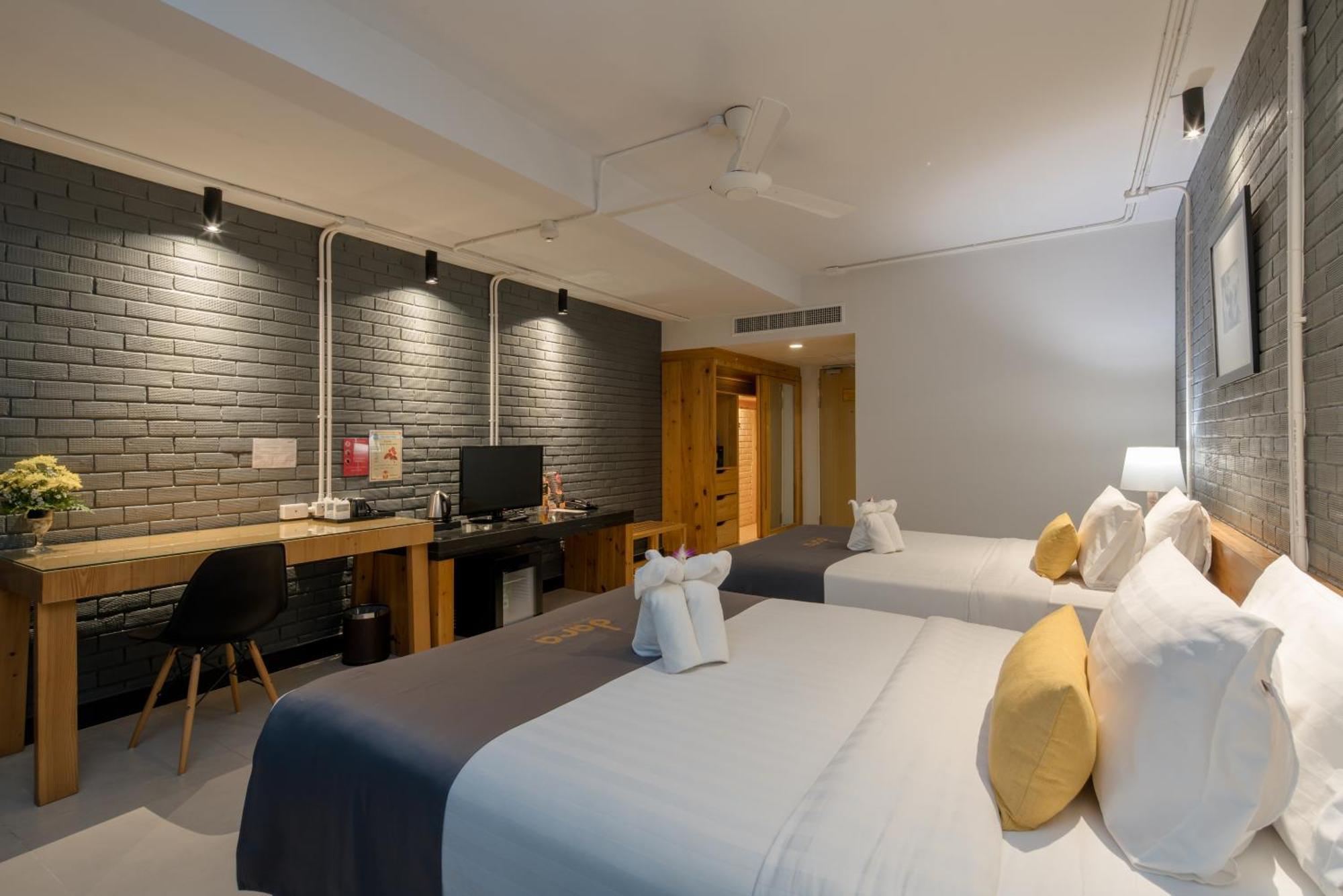 Deluxe Room 2 Queen Beds