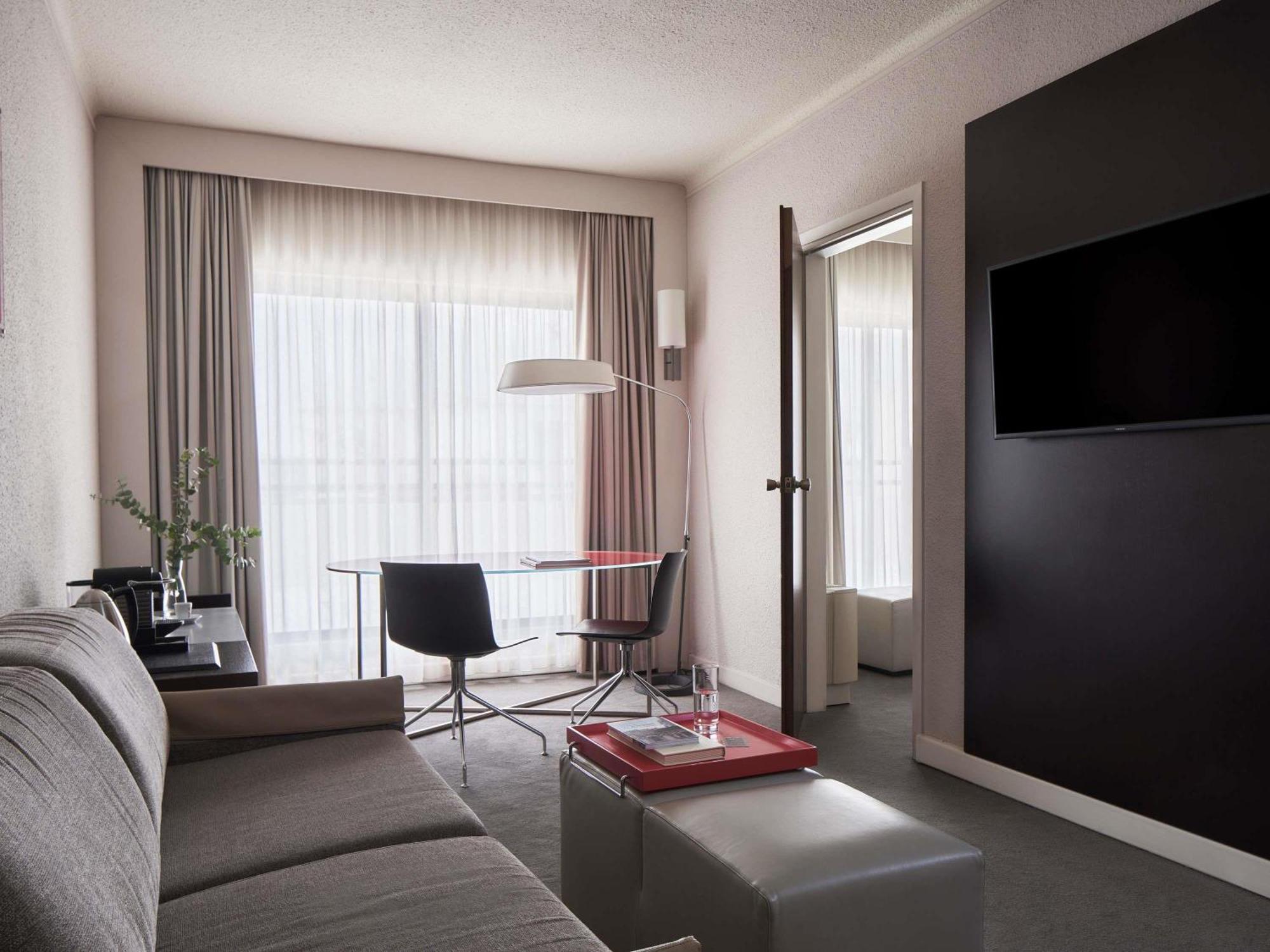 Suite 1 double bed double sofa bed