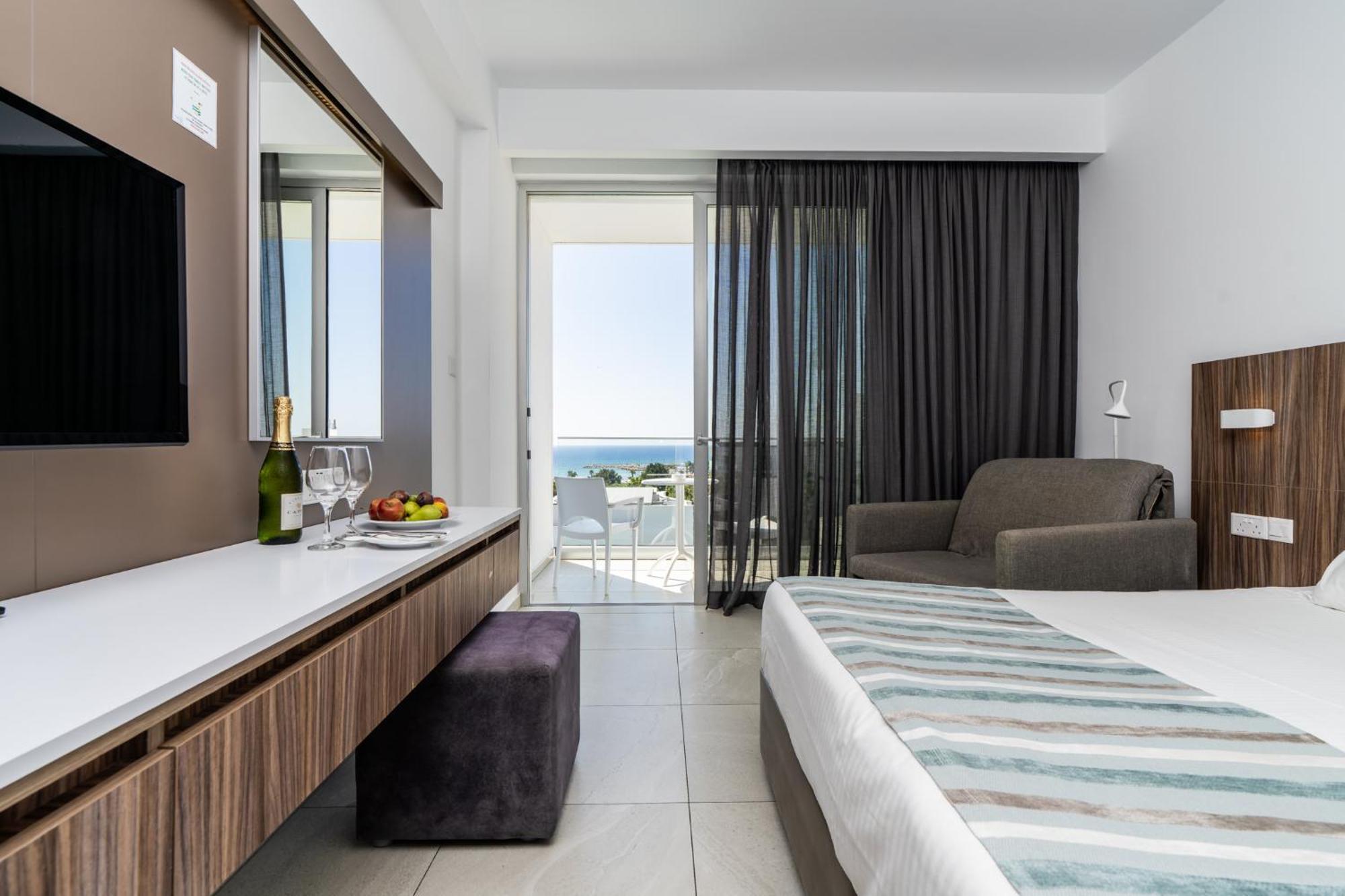 Standard Double or Twin Room with Sea View
