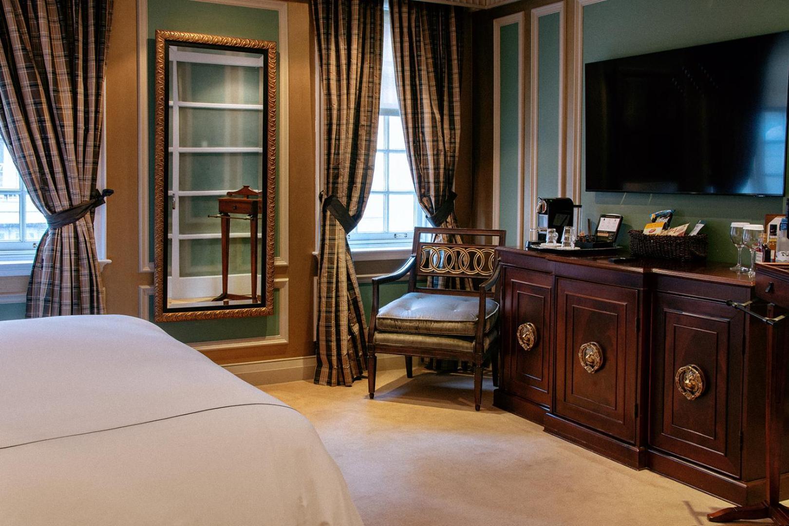 Yorkville Suite