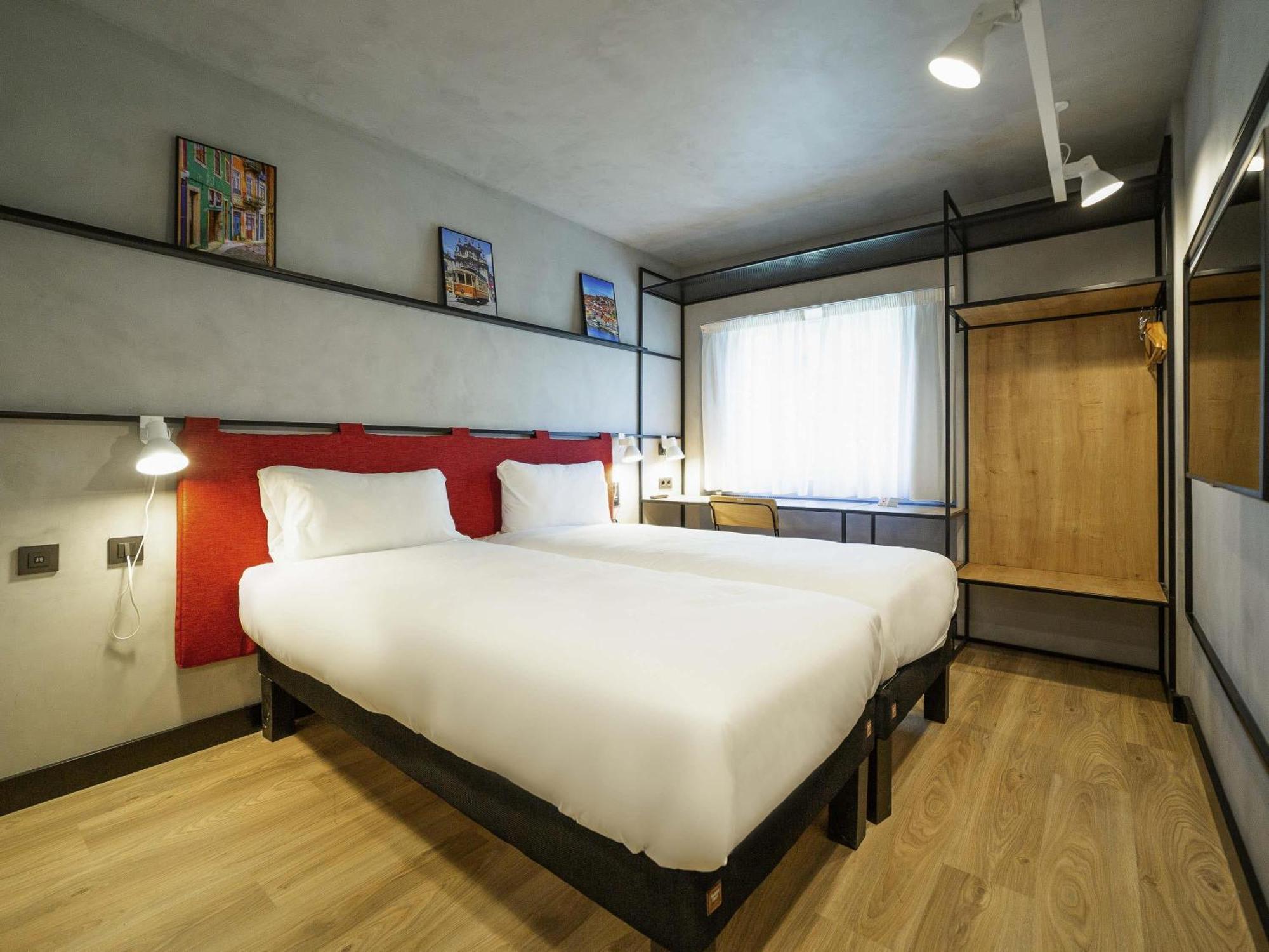 Twin Room,1717192645:JPEG