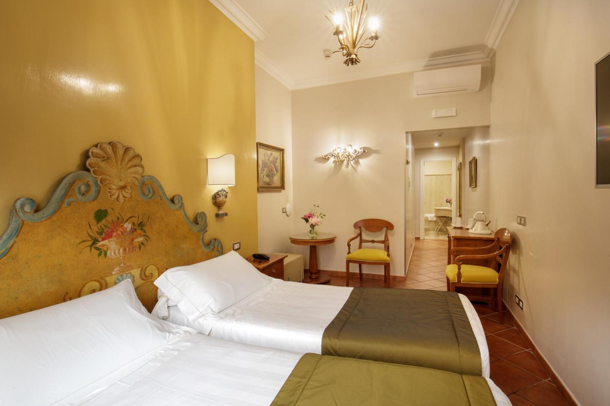 Superior Double or Twin Room Via dei Greci 23