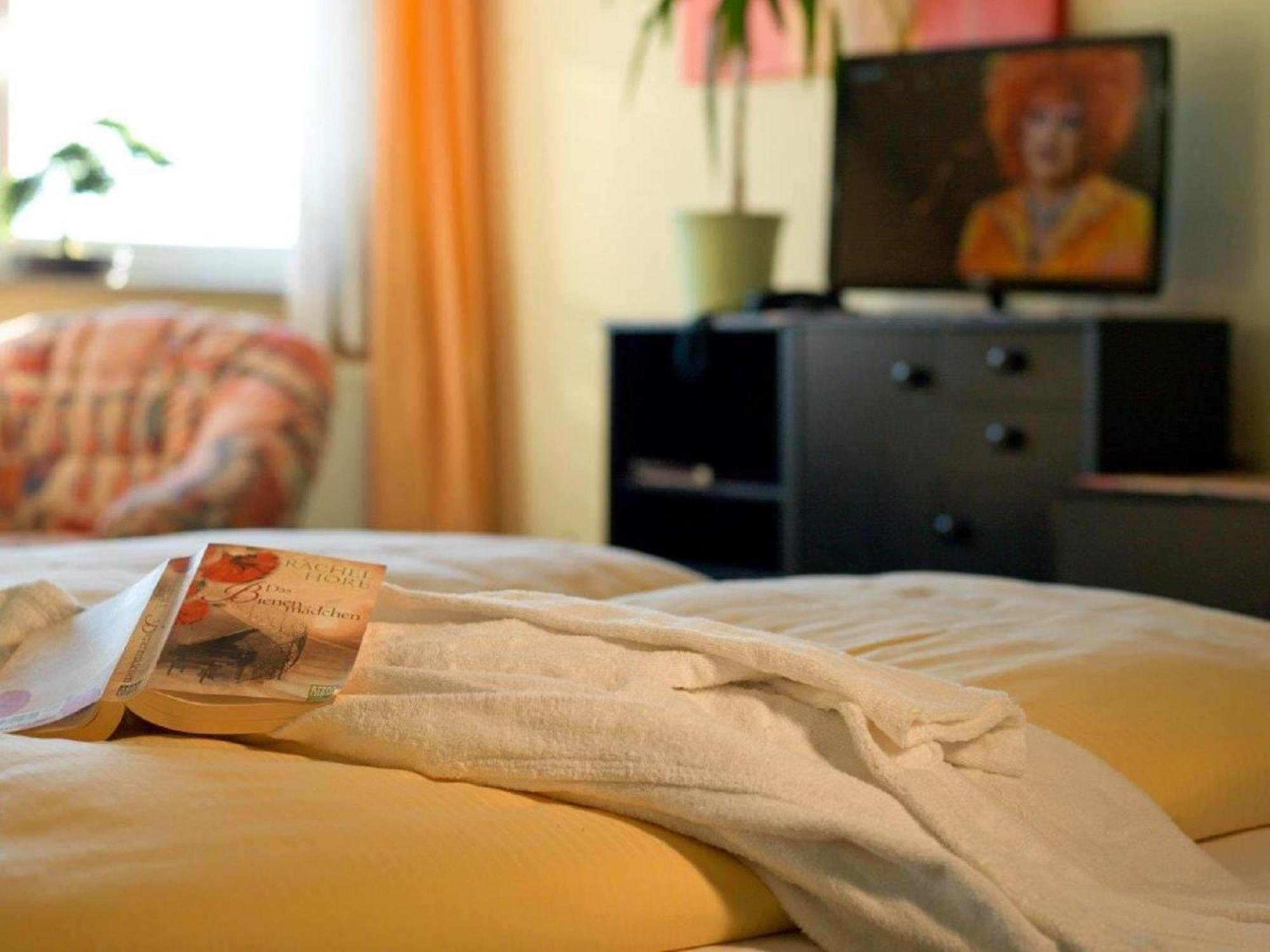 Double Room,1742677503:JPEG