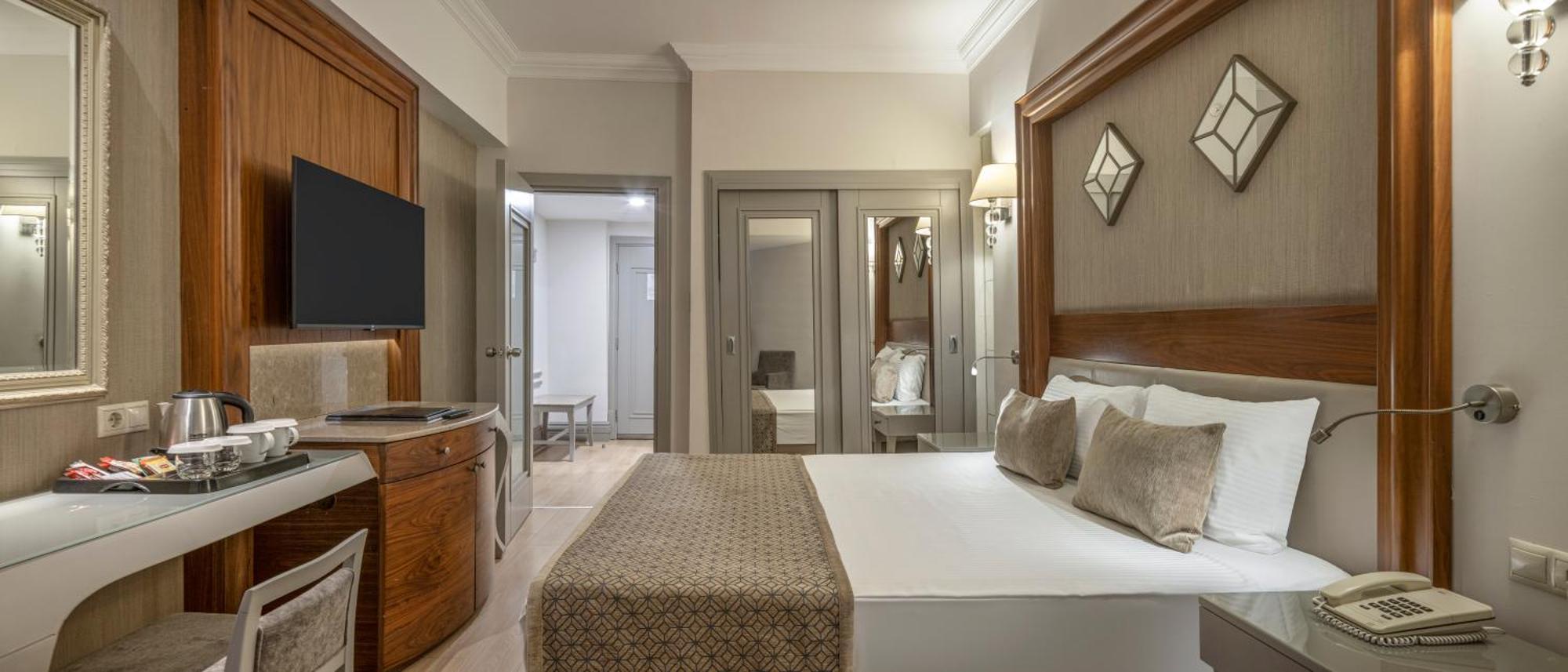 Double or Twin Room Garden View