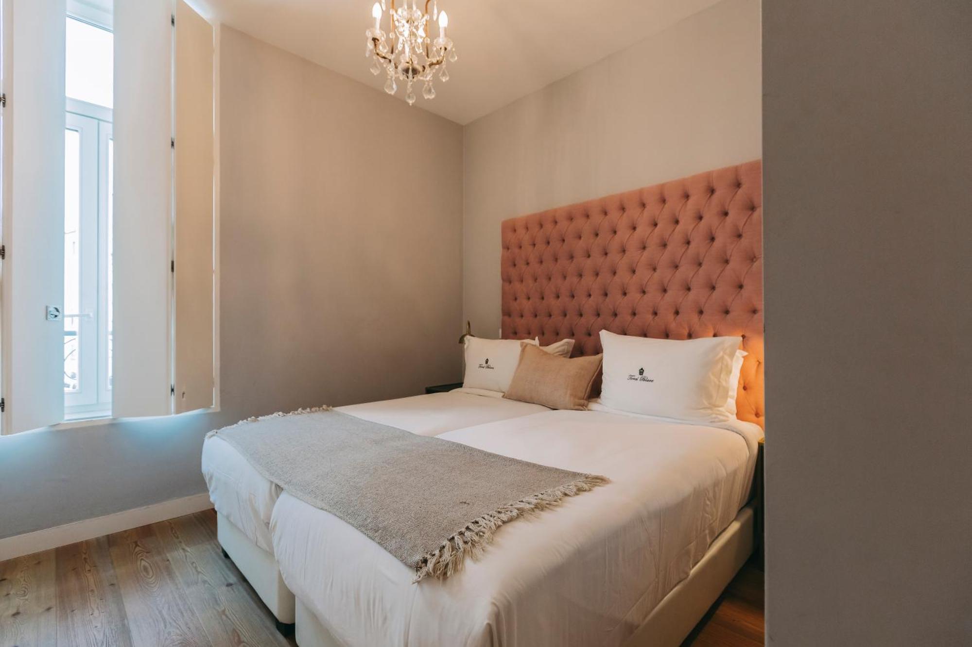 Deluxe Two-Bedroom Apartment,1742862191:JPEG