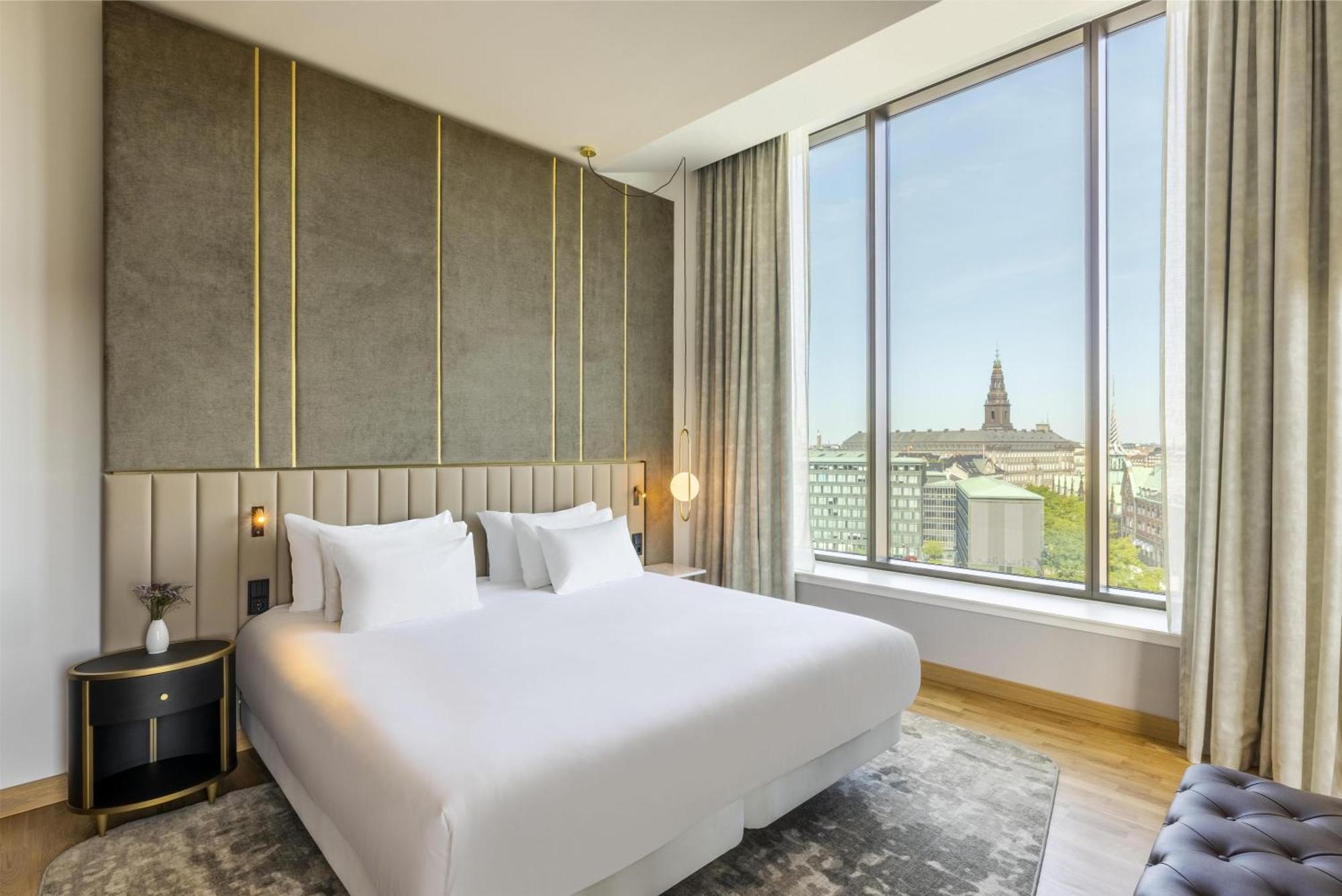 Suite panoramique au bord de l'eau