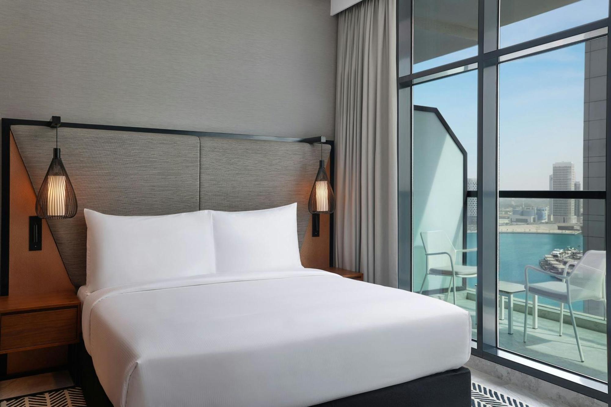 One-Bedroom Executive King Suite with Balcony