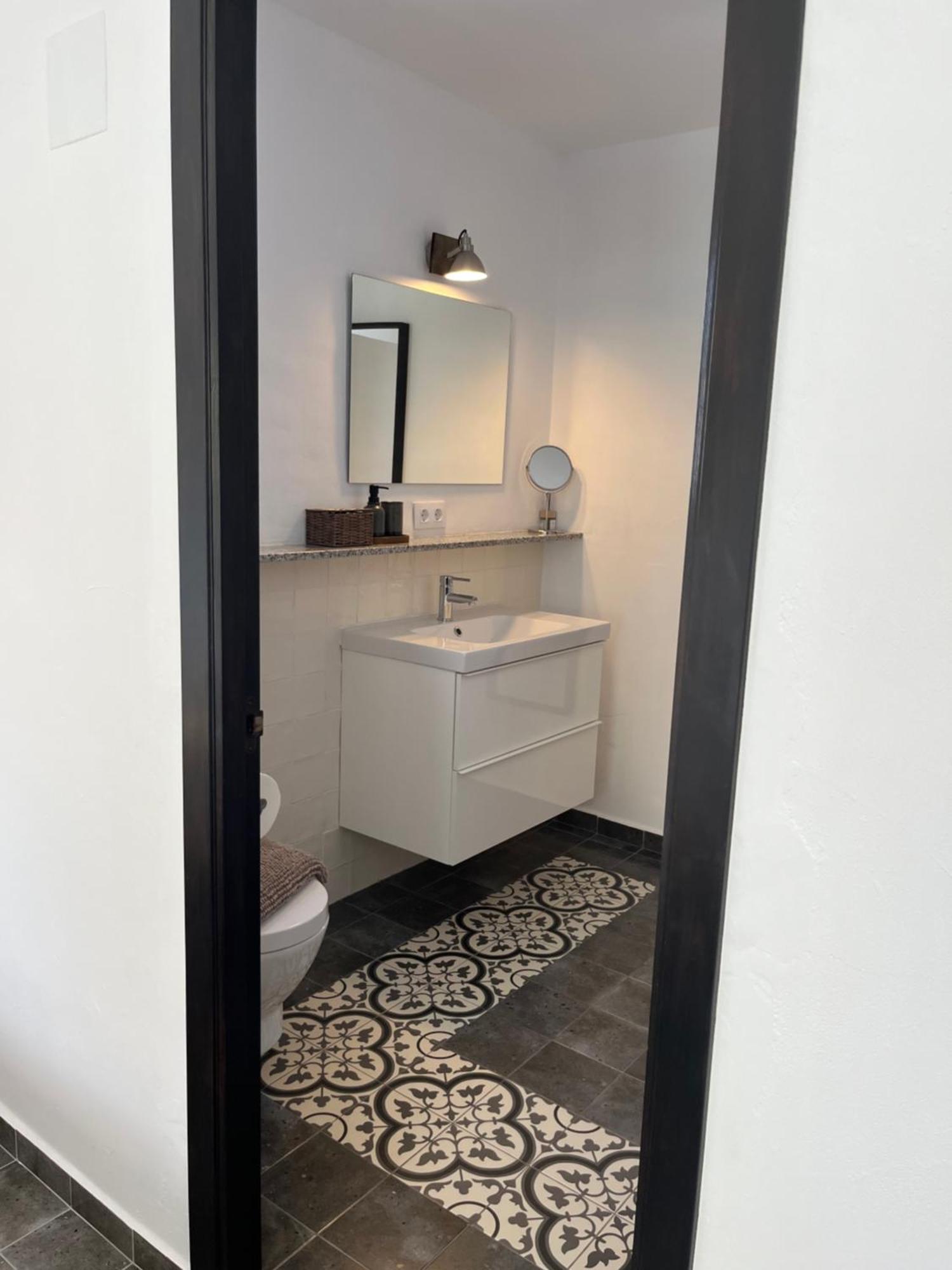 Twin Room Bathroom