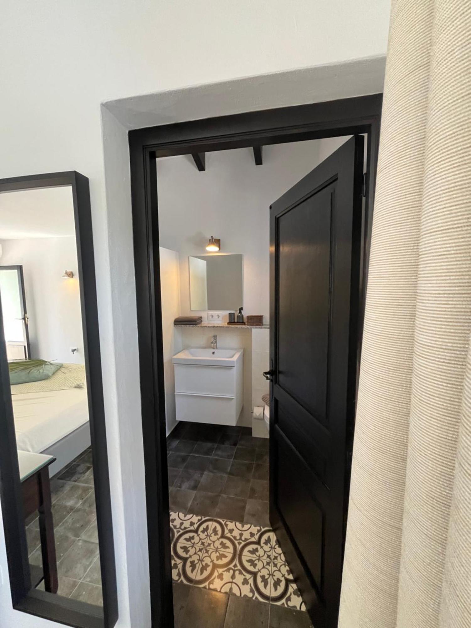 Twin Room Private Bathroom