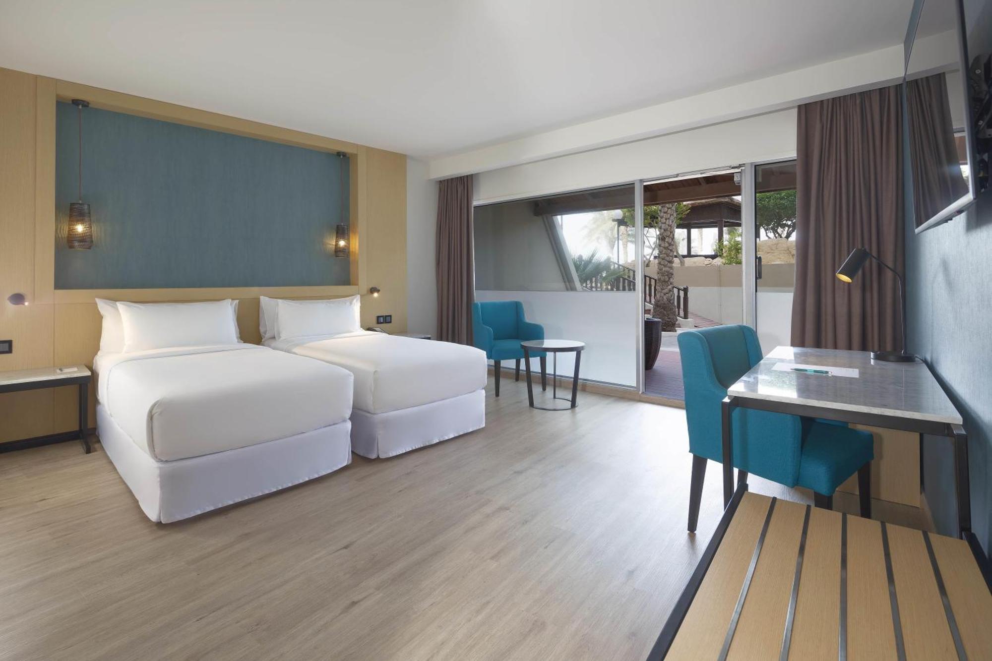 Deluxe Cabana direct pool access