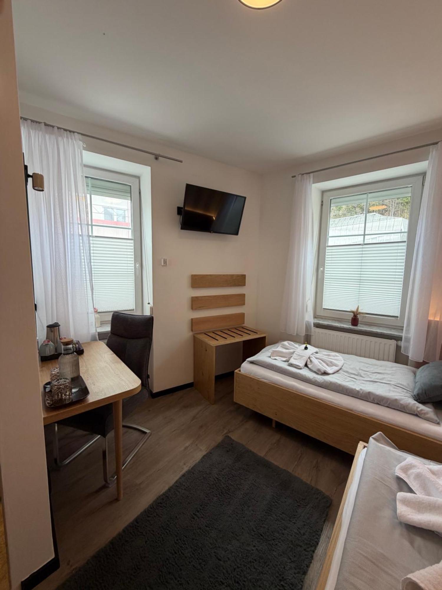 Economy Twin Room