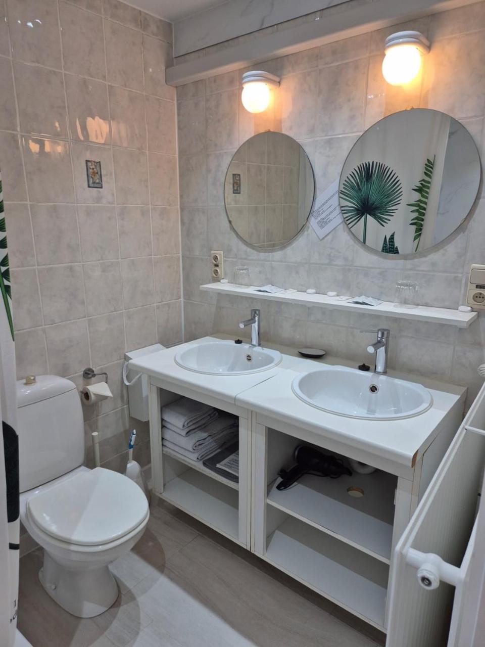 Double Room Private External Bathroom