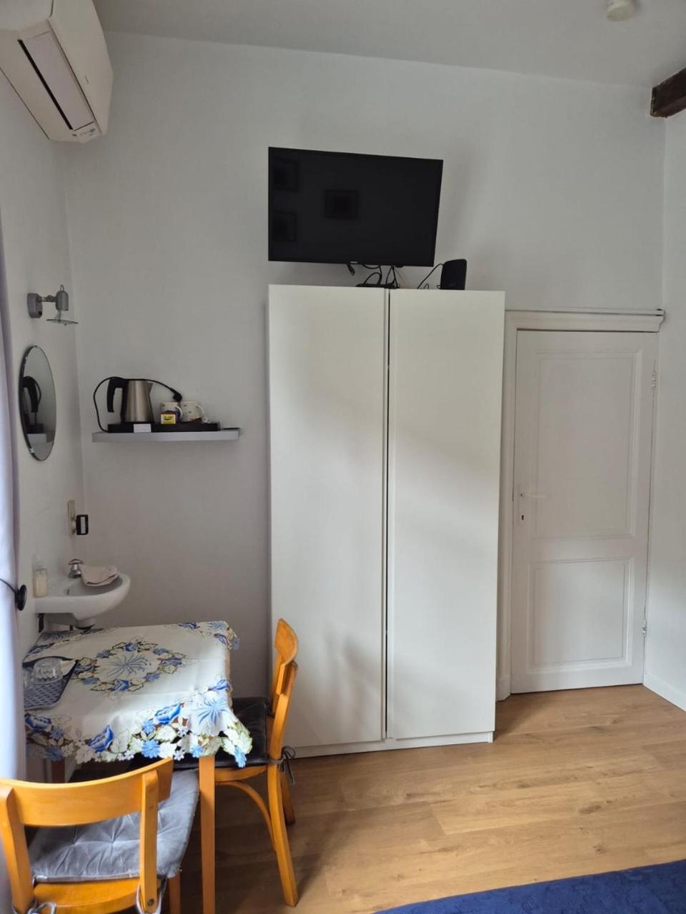 Double Room Private External Bathroom