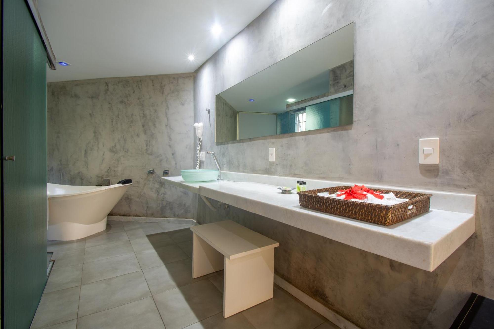 Deluxe Double Room Bath