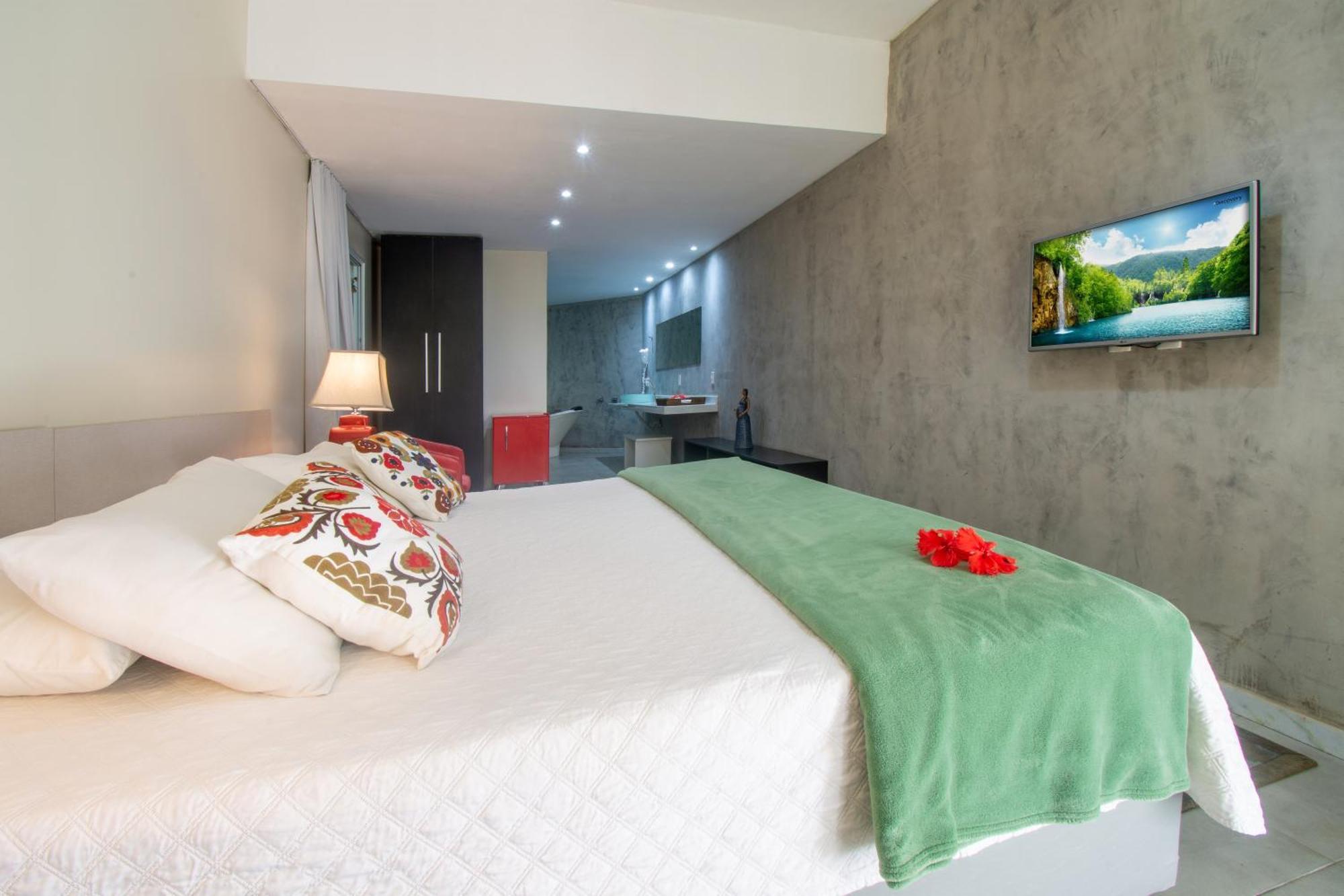 Deluxe Double Room Bath