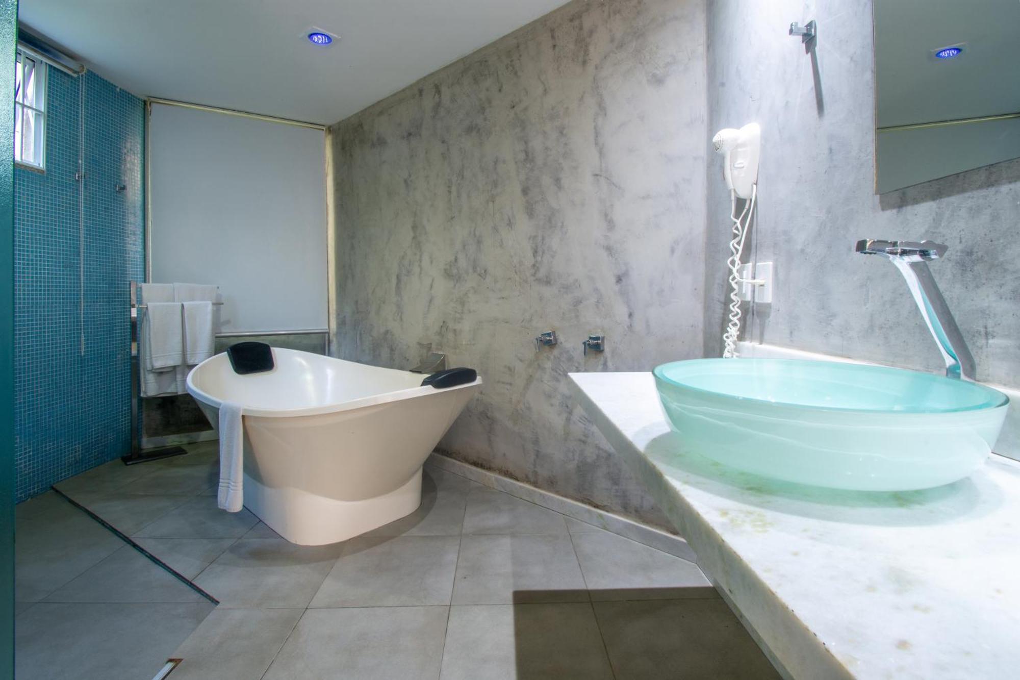 Deluxe Double Room Bath