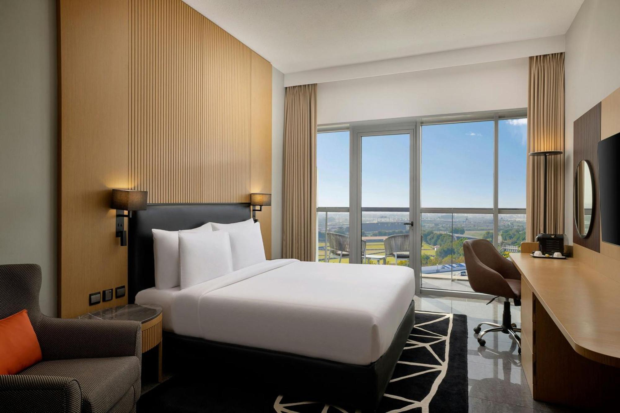 Superior King Room with City View and Soluna Access