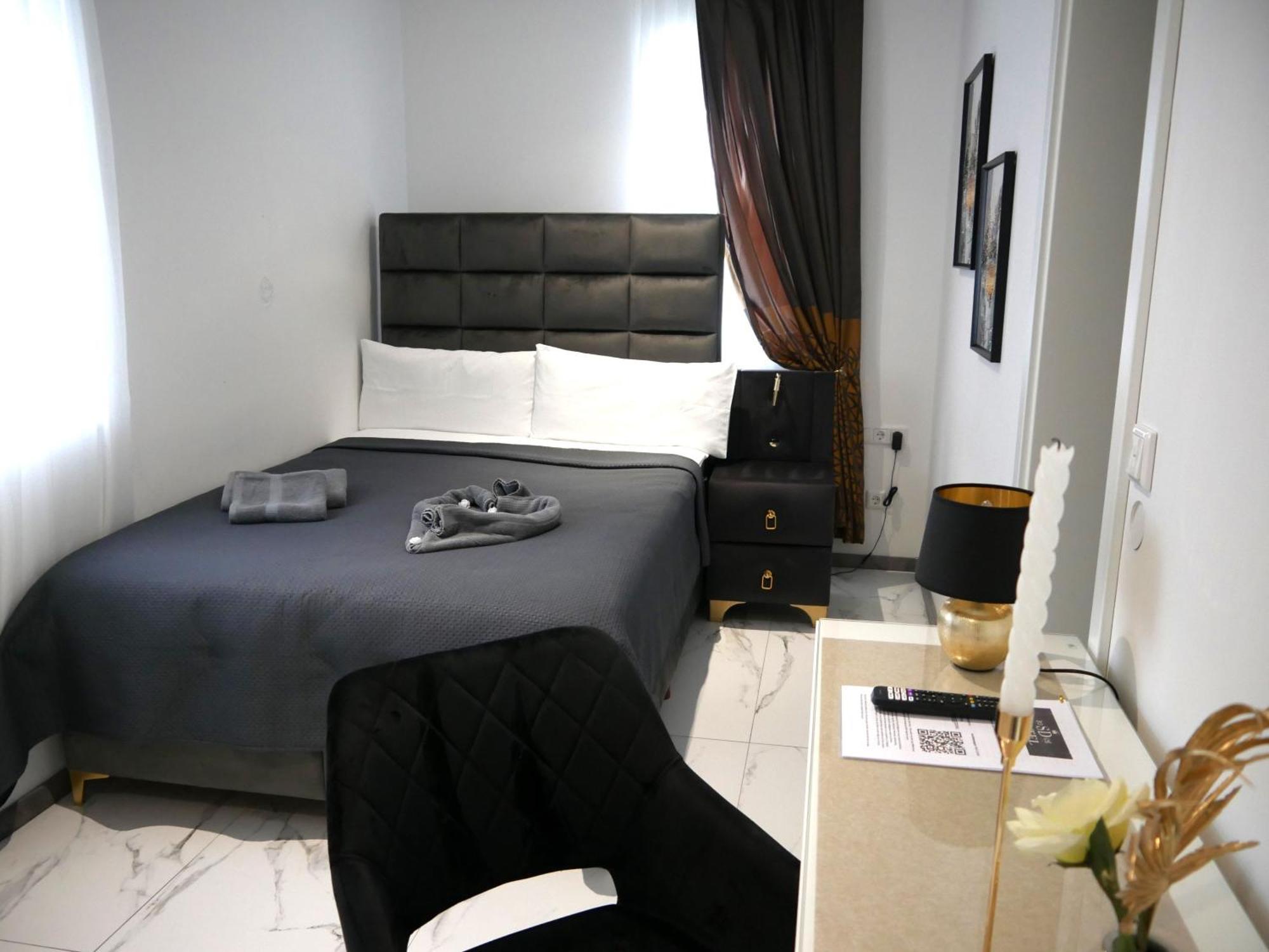 Double Room Private Bathroom