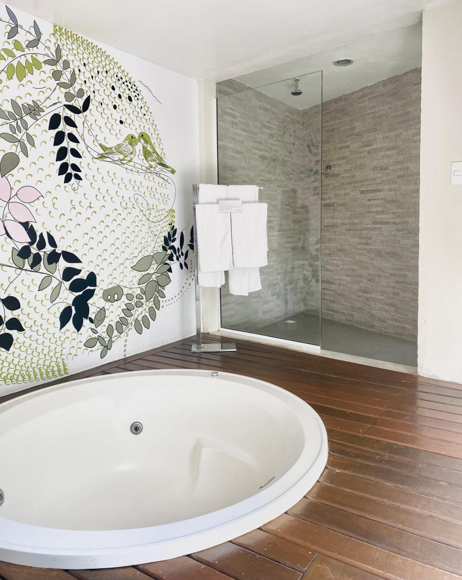 Deluxe Double Room Bath