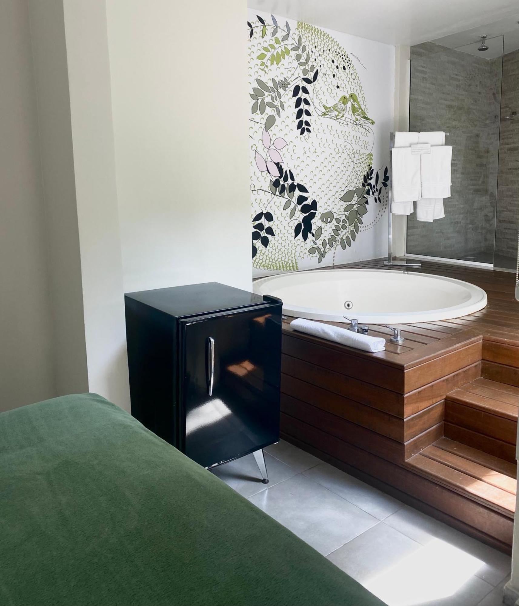 Deluxe Double Room Bath